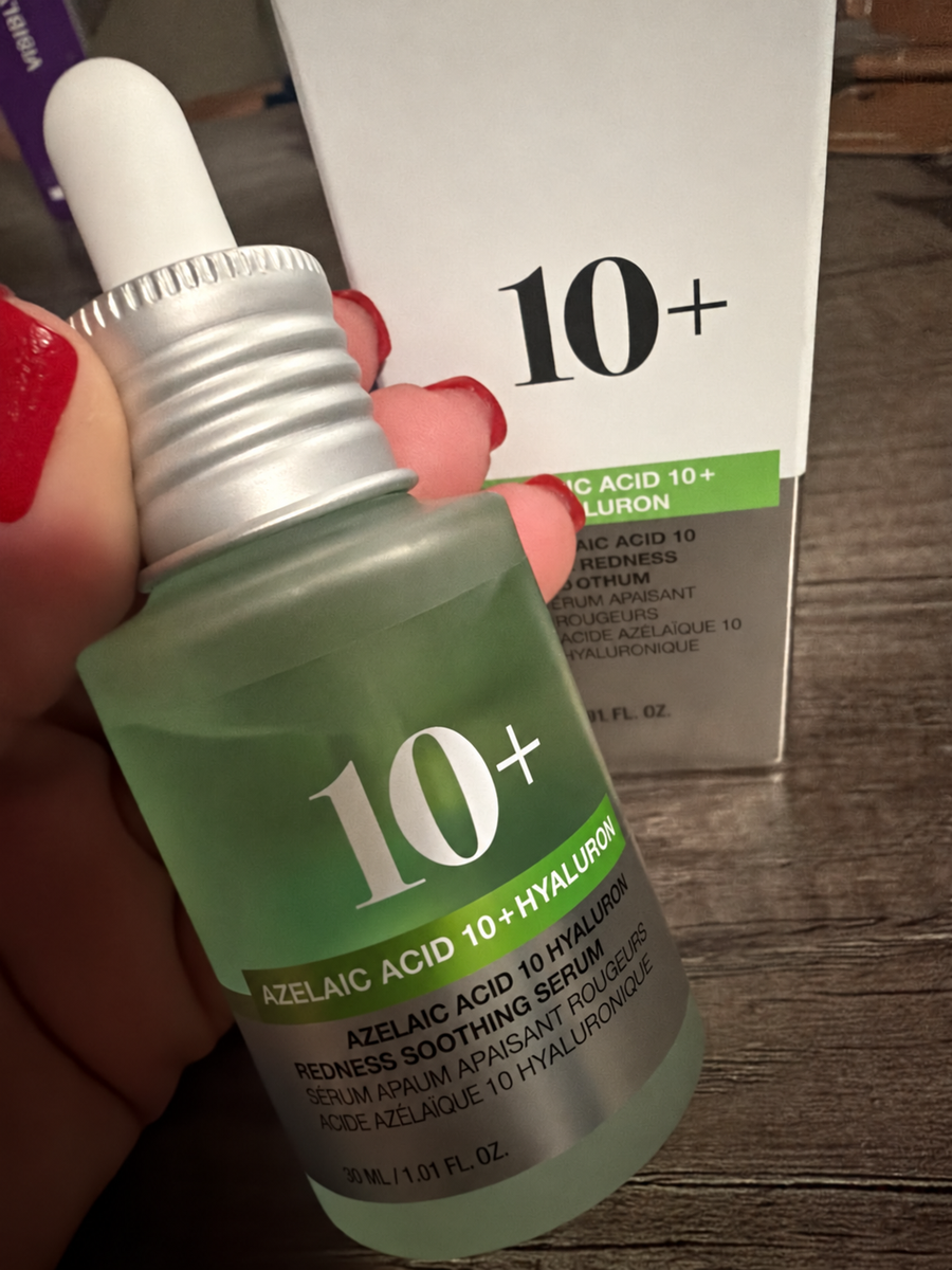 Placeholder image for an illustrative Lazzda serum review draft